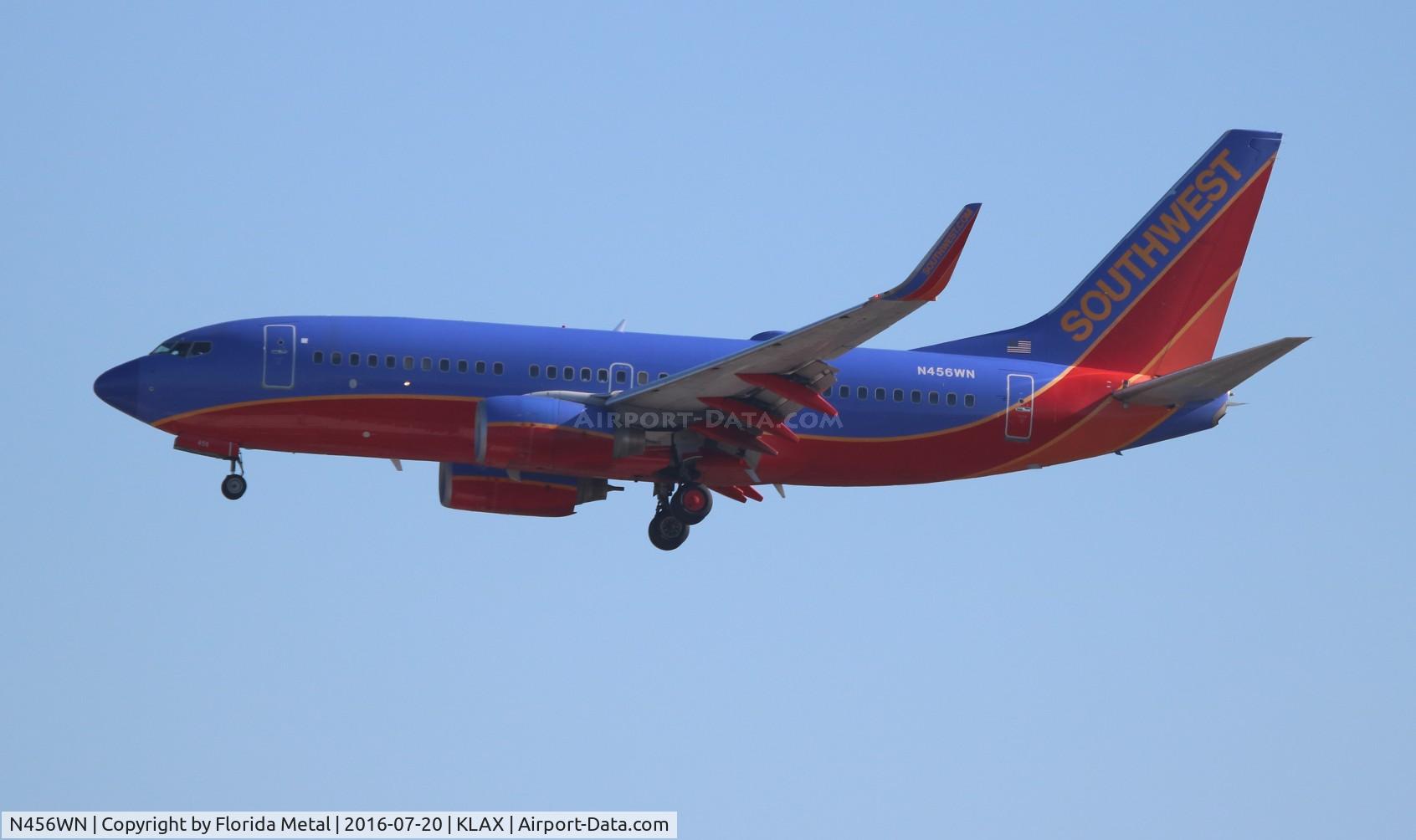 N456WN, 2004 Boeing 737-7H4 C/N 32463, LAX 2016