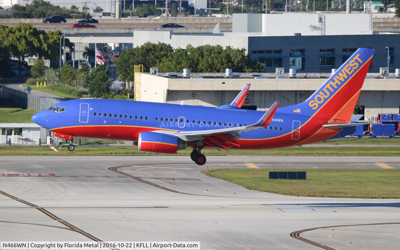 N466WN, 2004 Boeing 737-7H4 C/N 30677, FLL 2016