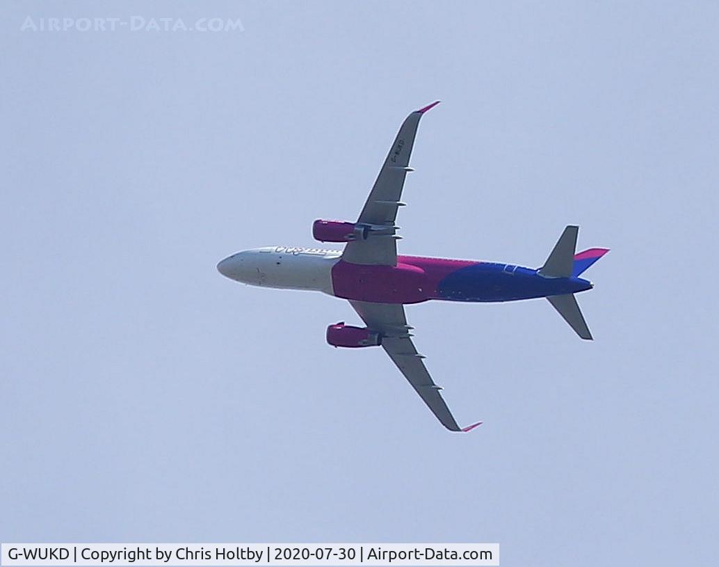 G-WUKD, 2018 Airbus A320-232 C/N 8311, Over Potters Bar, Herts on its way to land at Luton Airport
