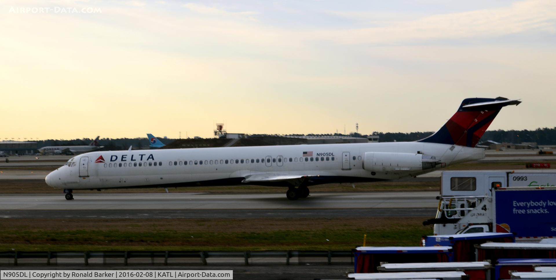 N905DL, 1987 McDonnell Douglas MD-88 C/N 49536, Taxi Atlanta