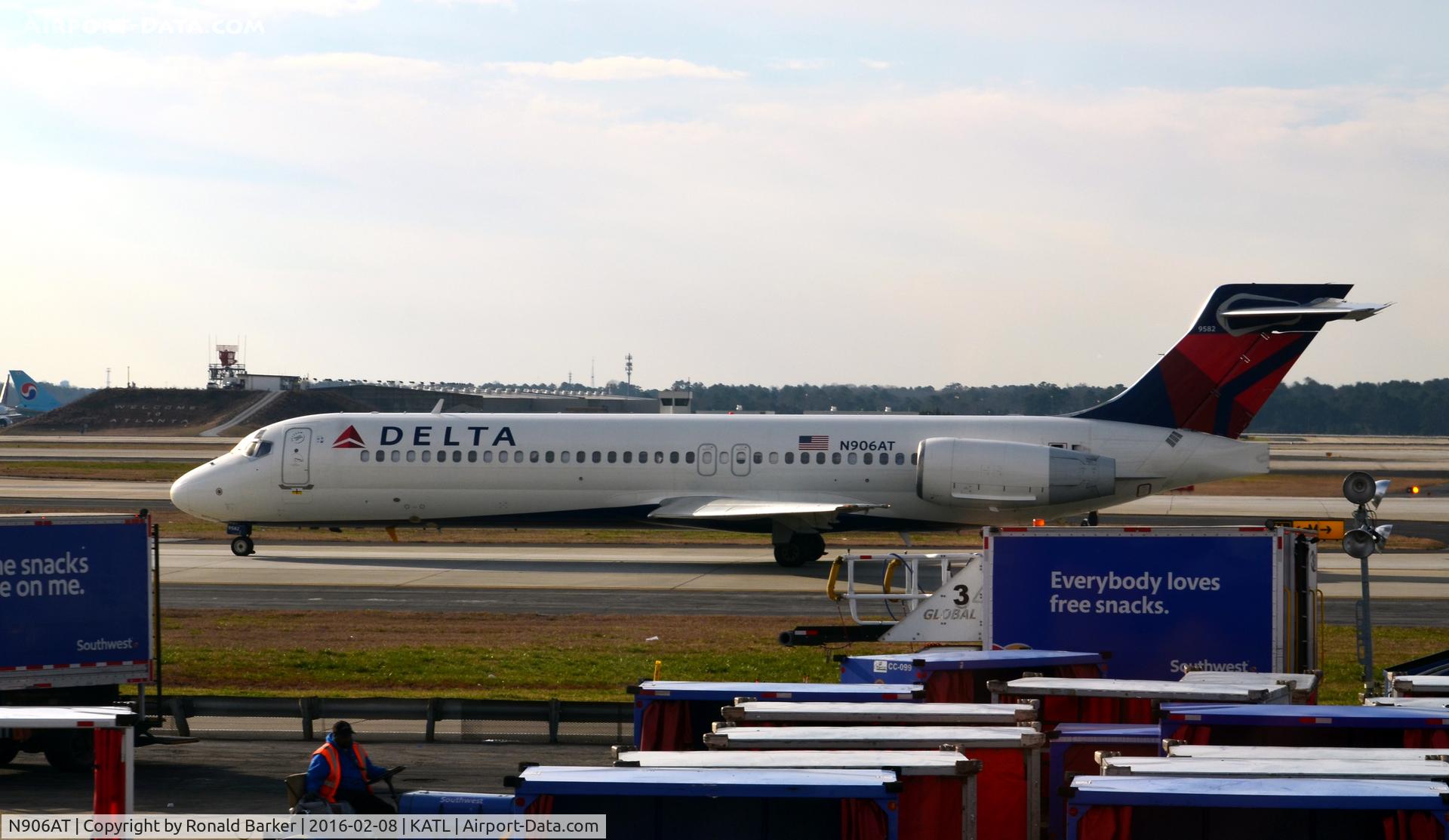 N906AT, 2001 Boeing 717-200 C/N 55087, Taxi Atlanta