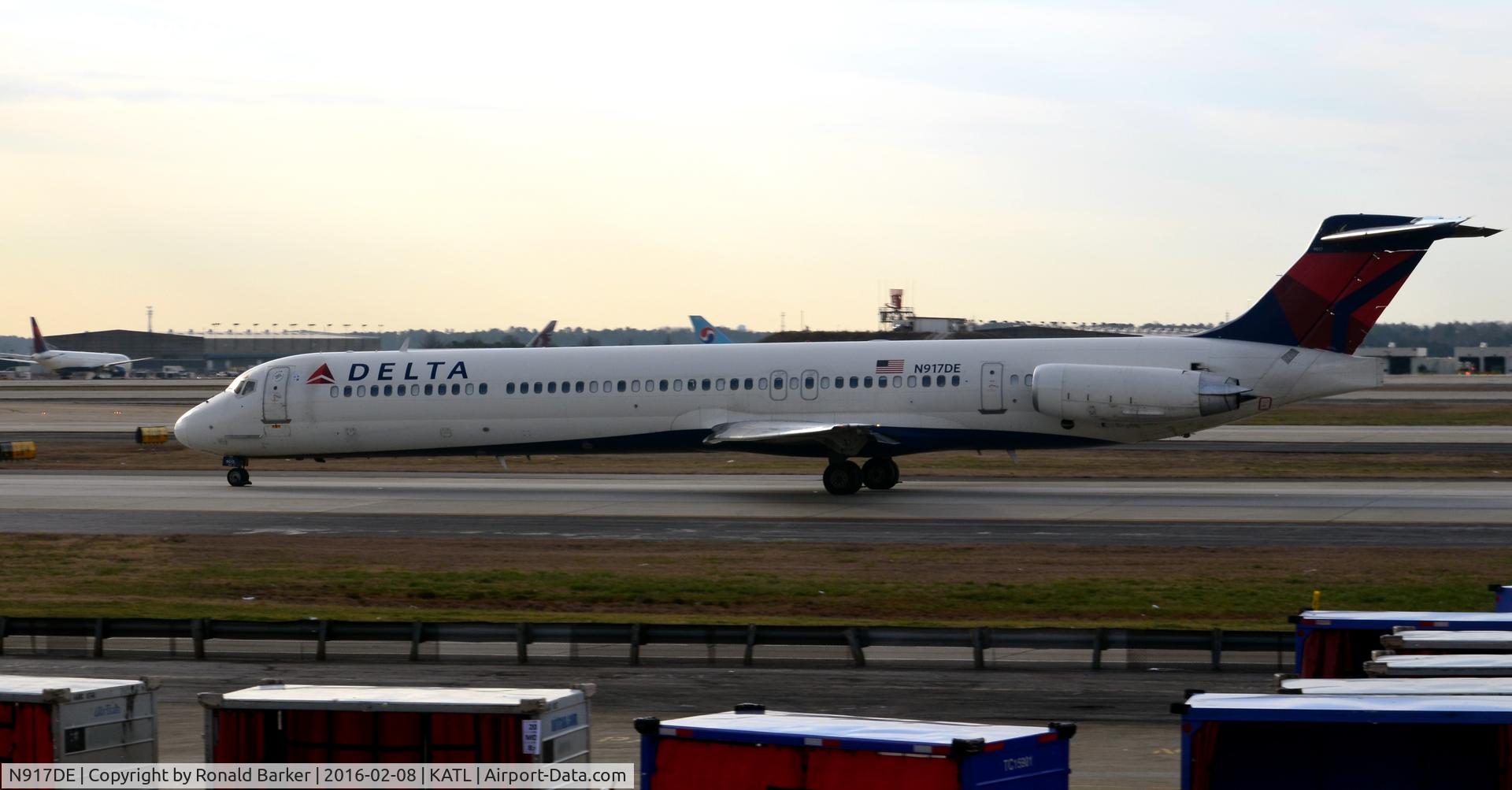 N917DE, 1993 McDonnell Douglas MD-88 C/N 49958, Taxi Atlanta