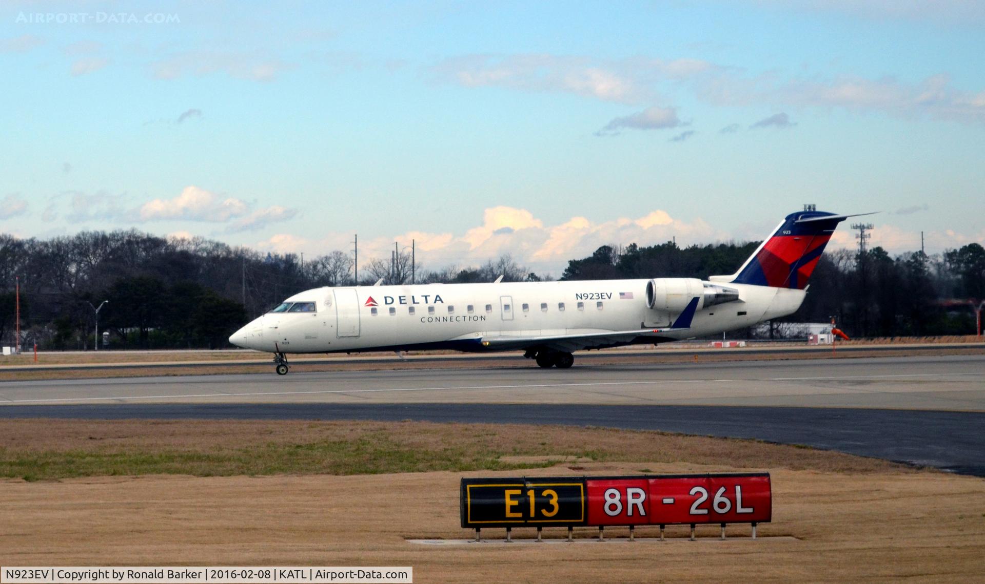N923EV, 2003 Bombardier CRJ-200ER (CL-600-2B19) C/N 7826, Takeoff Atlanta