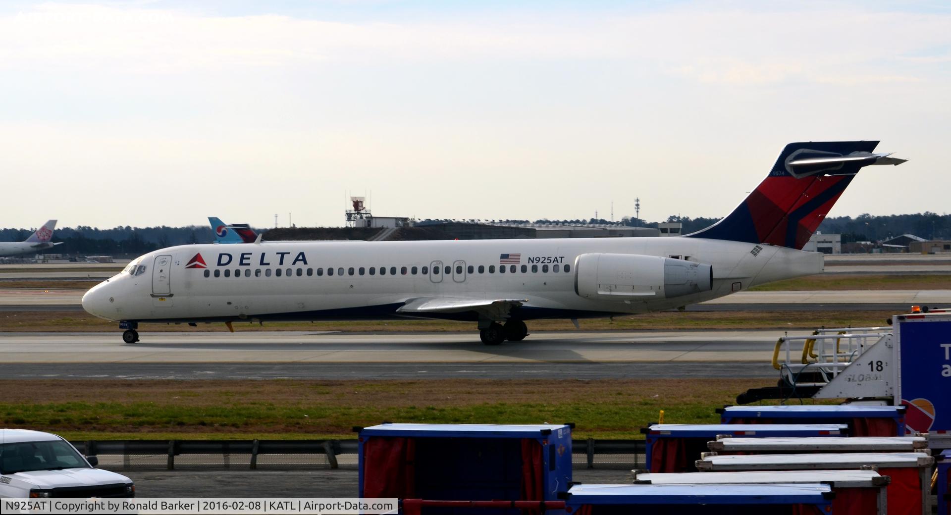 N925AT, 2000 Boeing 717-200 C/N 55079, Taxi Atlanta