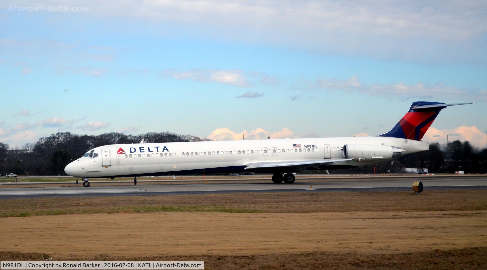 N981DL, 1991 McDonnell Douglas MD-88 C/N 53268, Takeoff Runway 26L  Atlanta