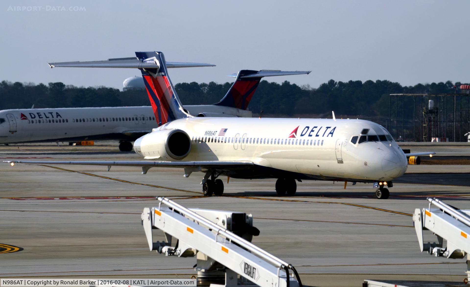N986AT, 2001 Boeing 717-200 C/N 55089, Taxi Atlanta