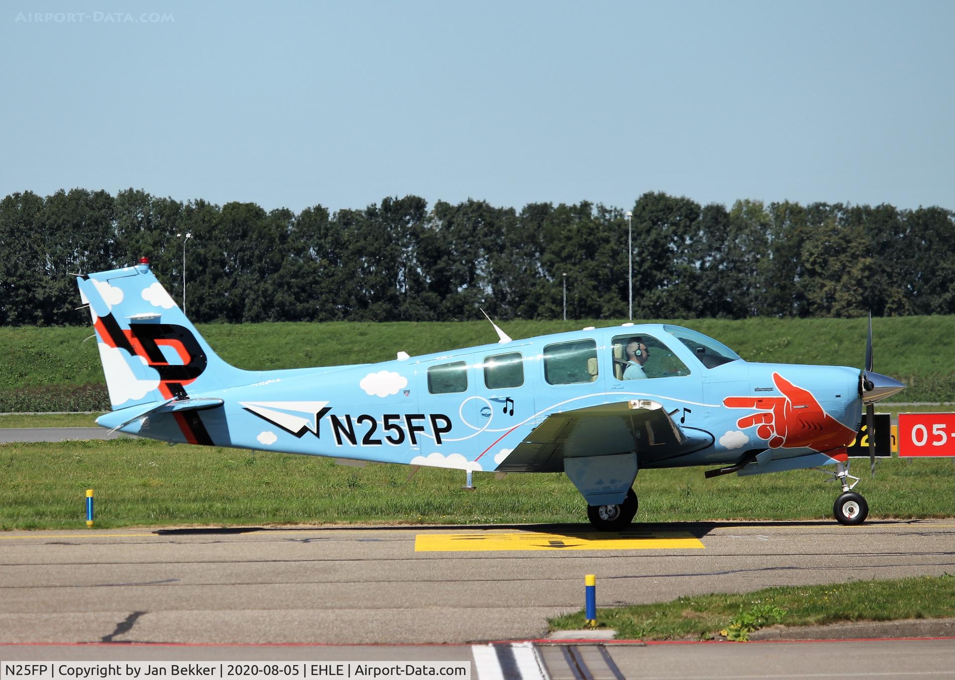 N25FP, 1992 Beech A36 Bonanza 36 C/N E-2720, Lelystad Airport