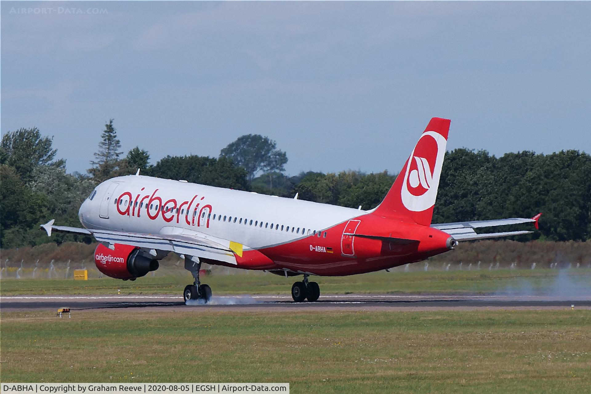 D-ABHA, 2008 Airbus A320-214 C/N 3540, Landing at Norwich.
