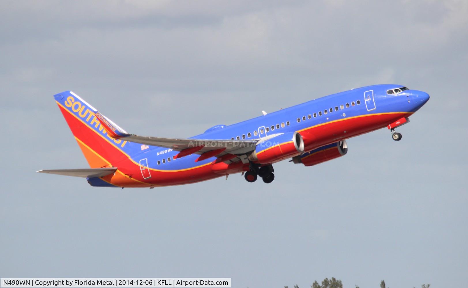 N490WN, 2004 Boeing 737-7H4 C/N 32476, FLL 2014