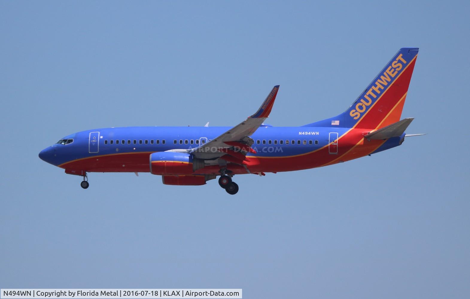 N494WN, 2004 Boeing 737-7H4 C/N 33868, LAX 2016