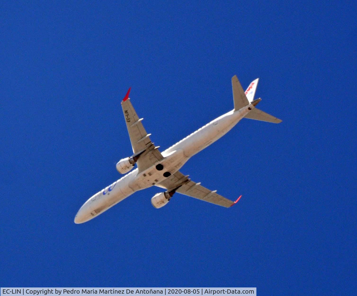 EC-LIN, 2010 Embraer 195LR (ERJ-190-200LR) C/N 19000401, Ventas de Armentia - Condado de Treviño - España
