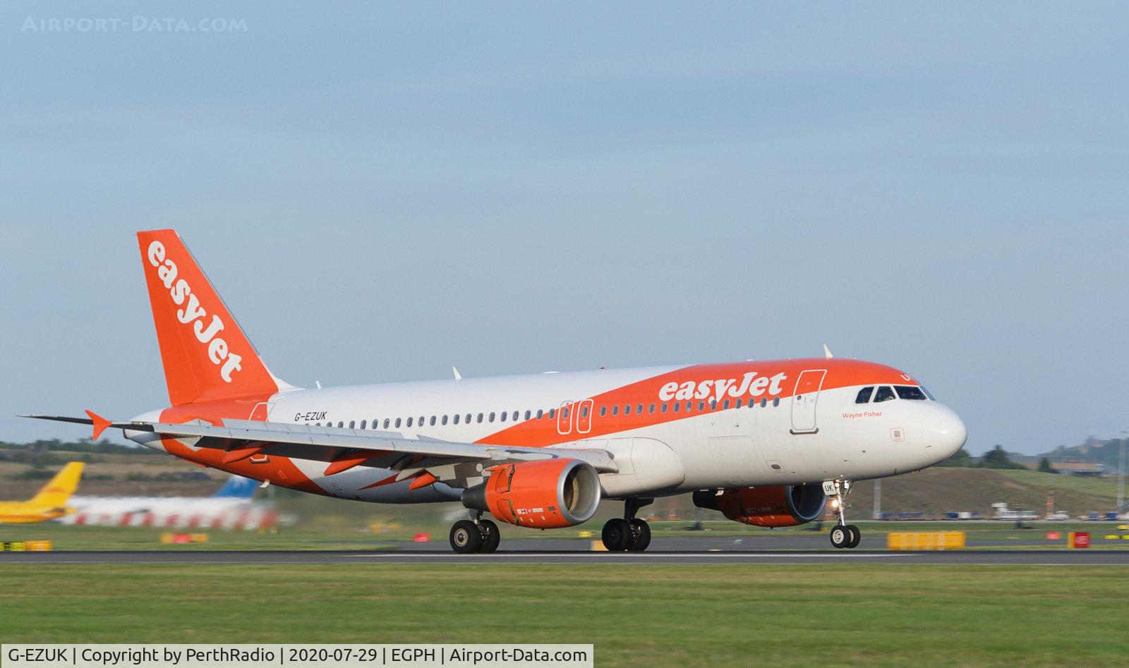 G-EZUK, 2011 Airbus A320-214 C/N 4749, airport