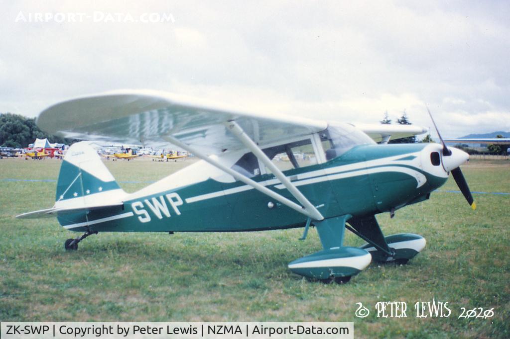 ZK-SWP, Piper PA-22-160 Tri Pacer C/N 22-7542, Simpson & Lindner, Auckland - 1998