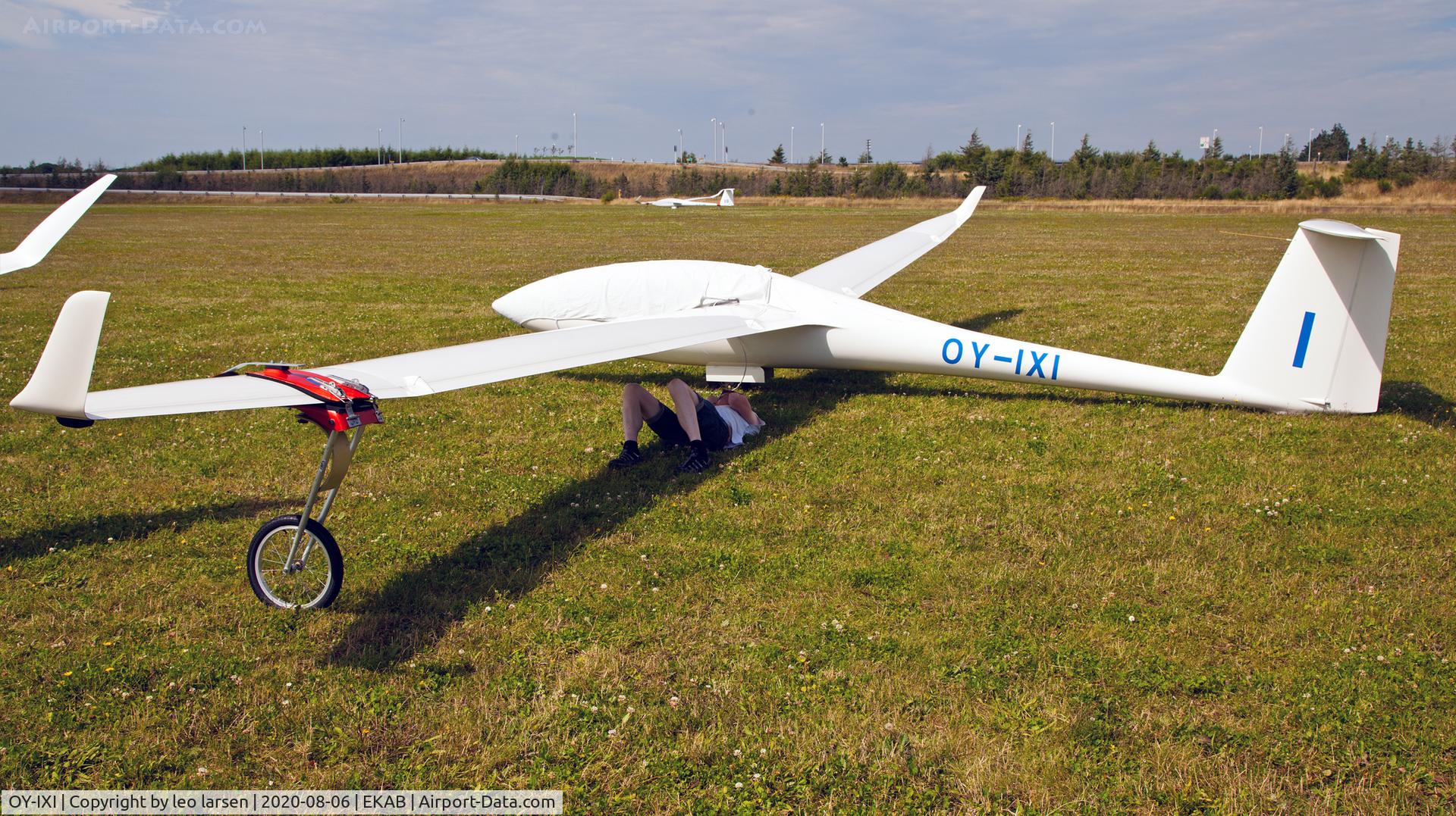 OY-IXI, 1988 Schempp-Hirth Ventus c C/N 374, Arnborg 6.8.2020