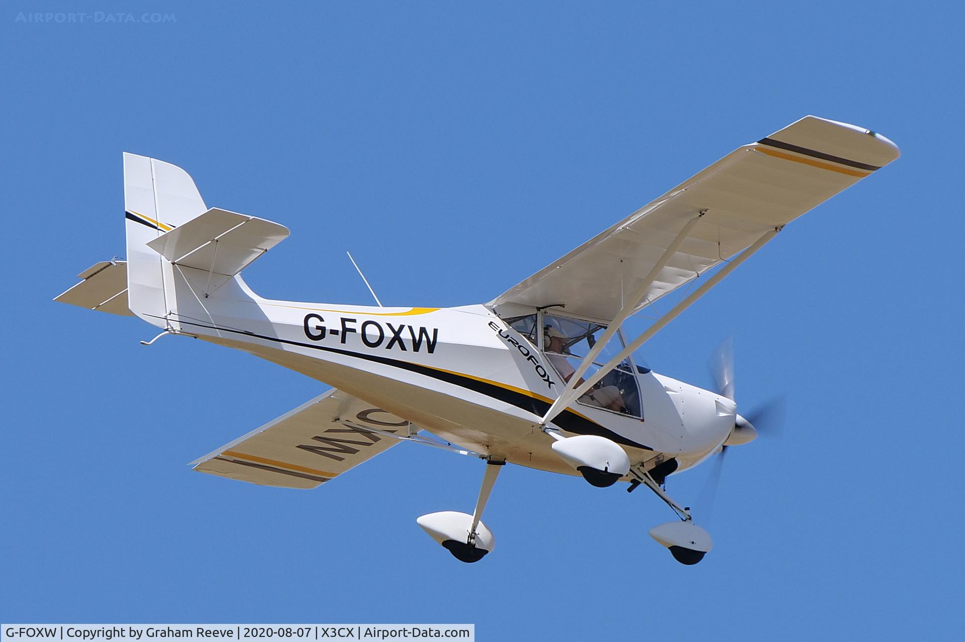 G-FOXW, 2015 Aeropro Eurofox 912(1) C/N BMAA/HB/667, Overhead at Northrepps.