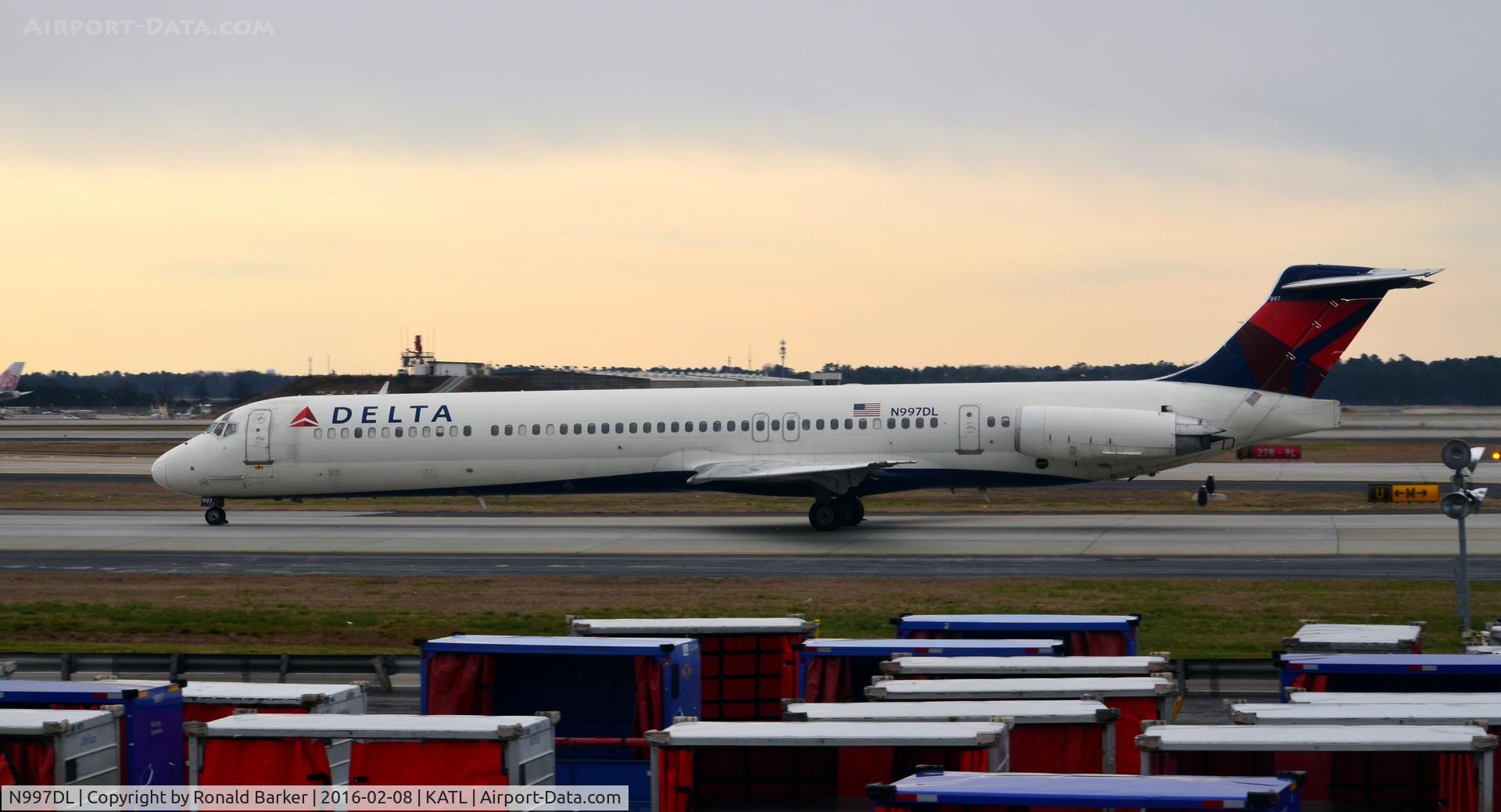 N997DL, 1992 McDonnell Douglas MD-88 C/N 53364, Taxi Atlanta