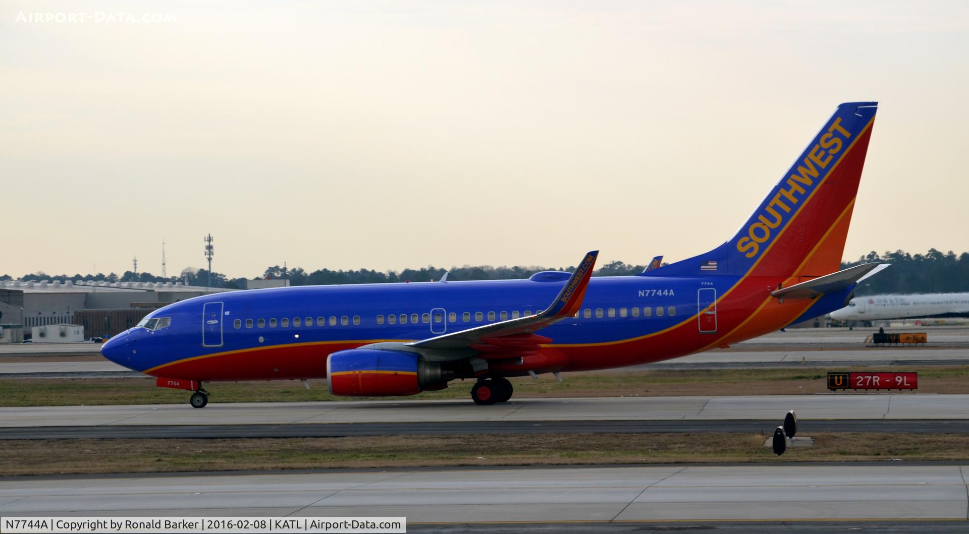 N7744A, 2007 Boeing 737-7BD C/N 33931, Taxi Atlanta