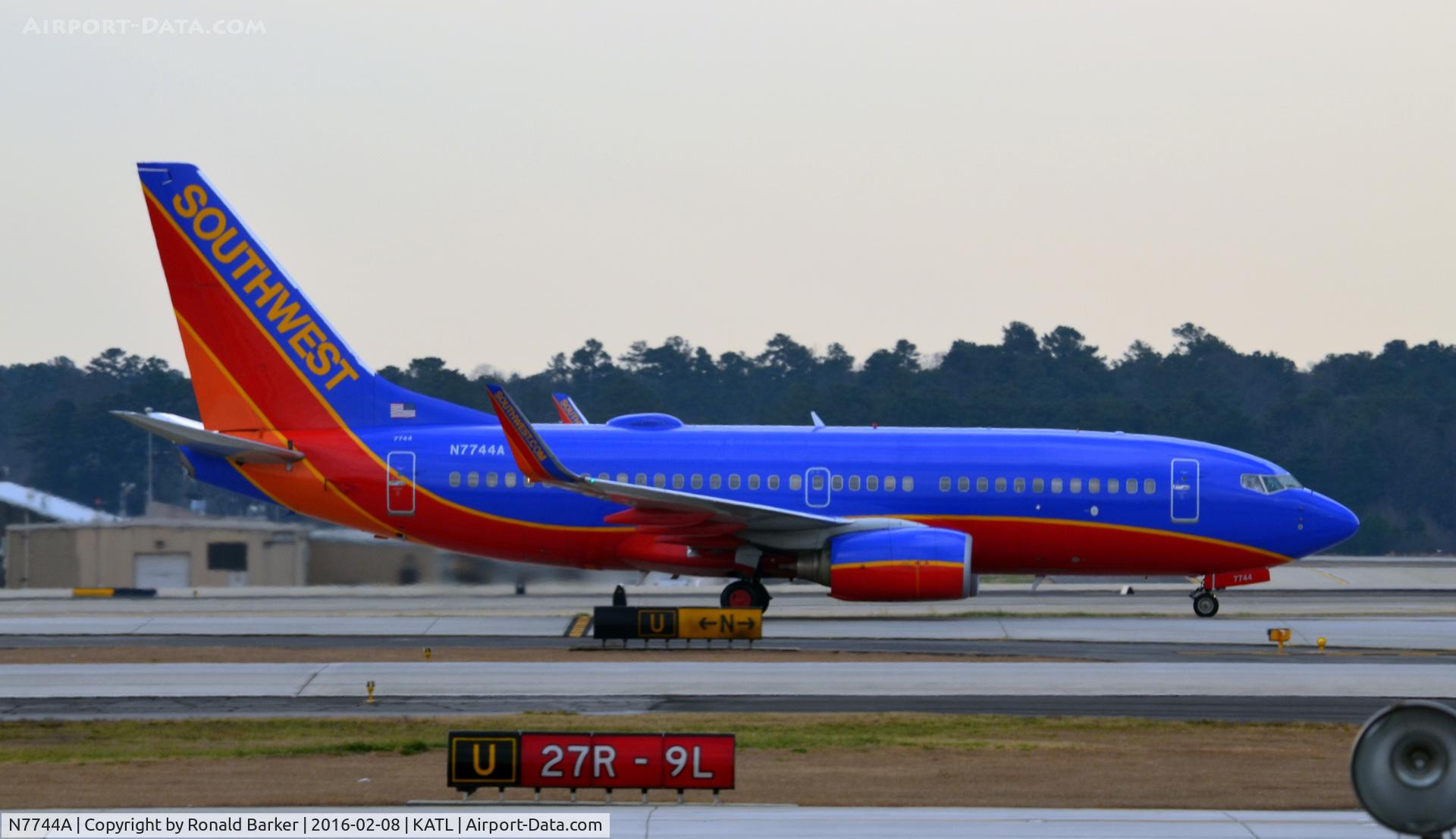 N7744A, 2007 Boeing 737-7BD C/N 33931, Taxi Atlanta