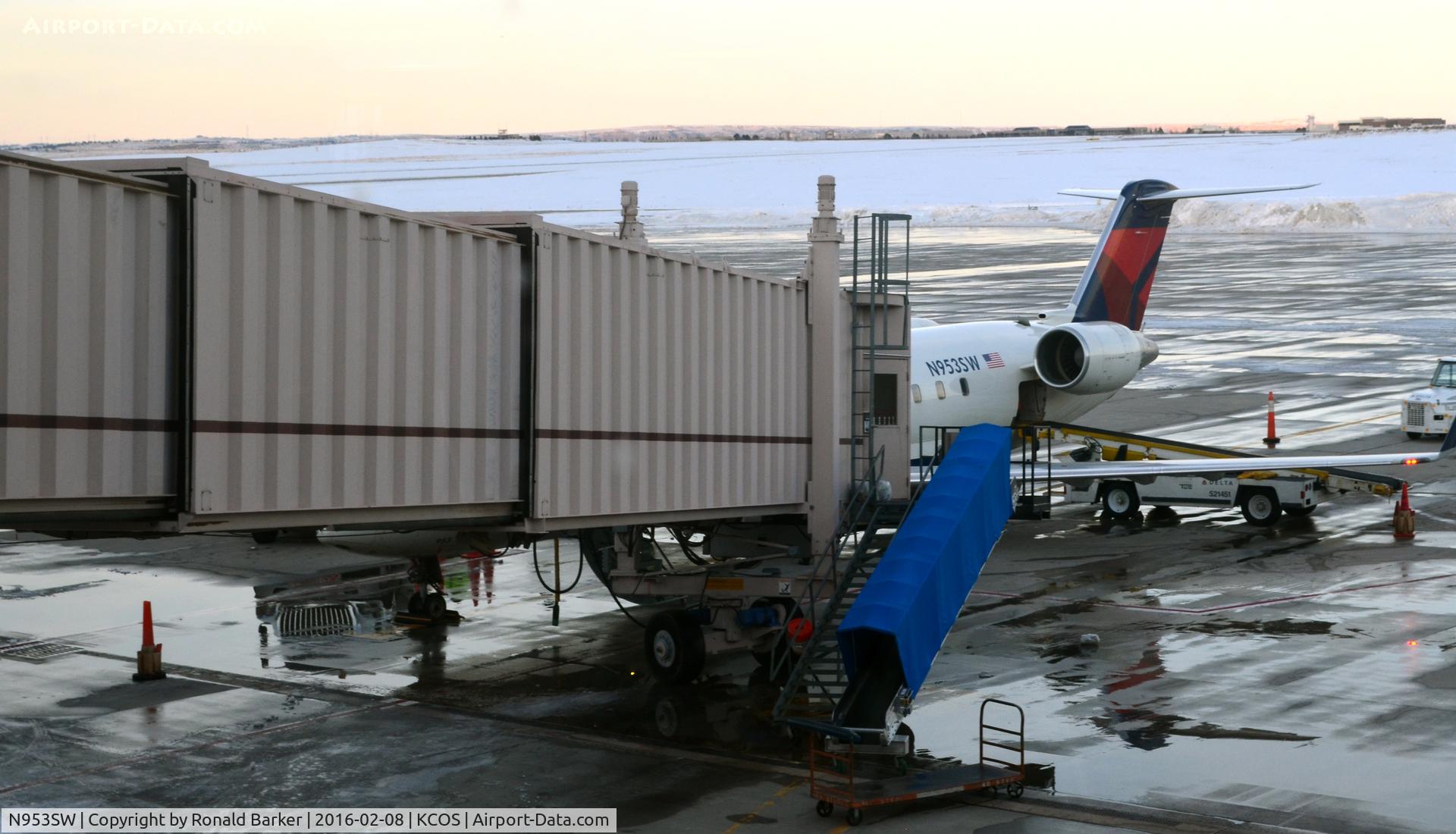 N953SW, 2003 Bombardier CRJ-200LR (CL-600-2B19) C/N 7813, Gate COS