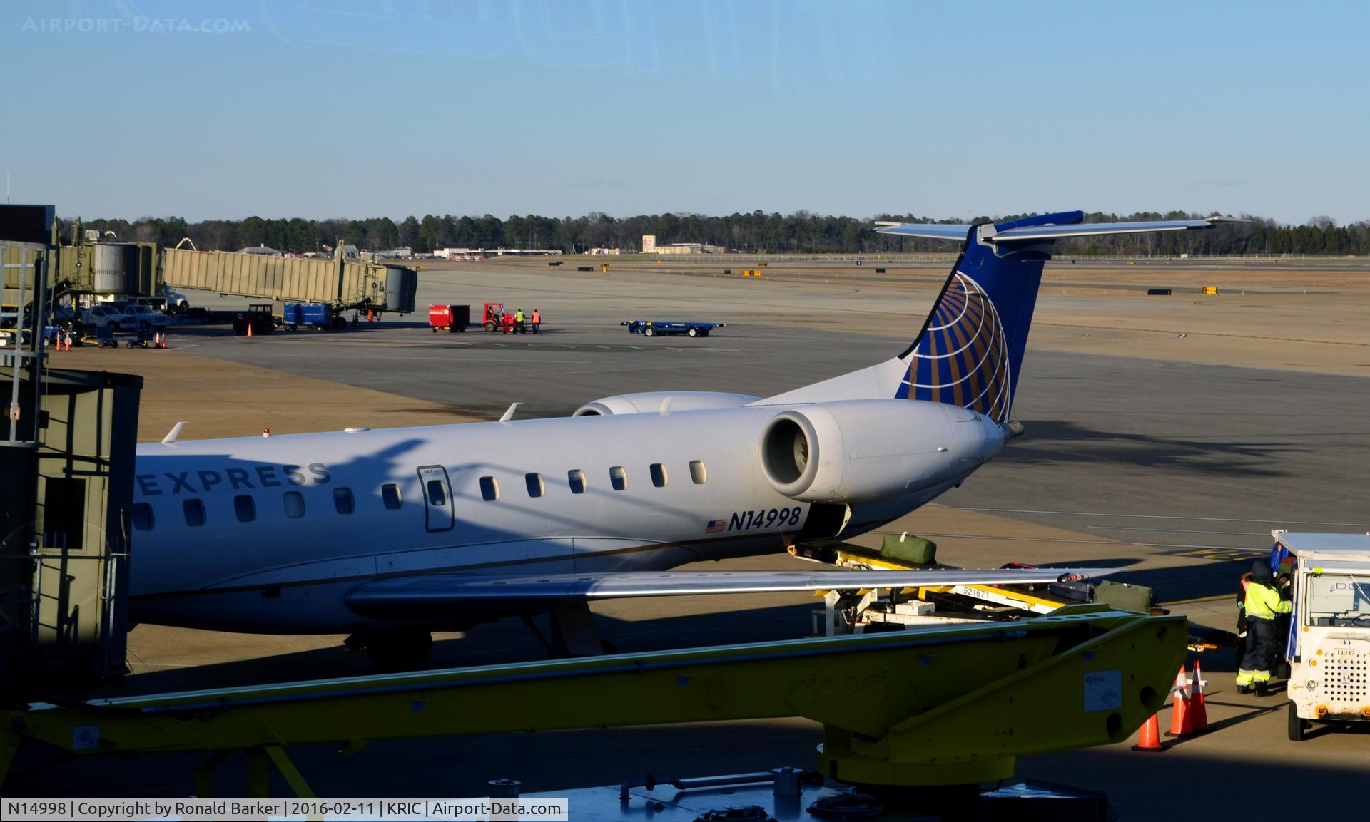 N14998, 2000 Embraer ERJ-145LR (EMB-145LR) C/N 145302, At the gate Richmond