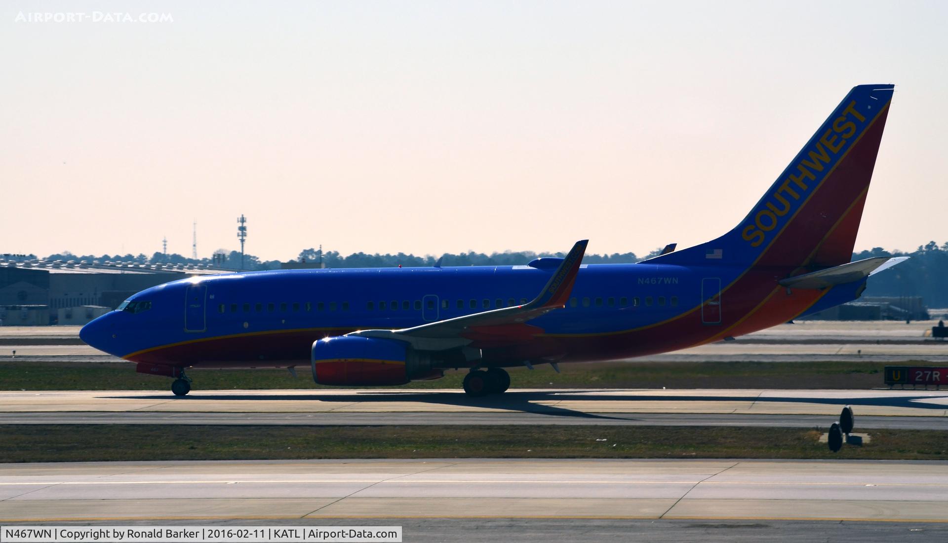 N467WN, 2004 Boeing 737-7H4 C/N 33830, Taxi  Atlant