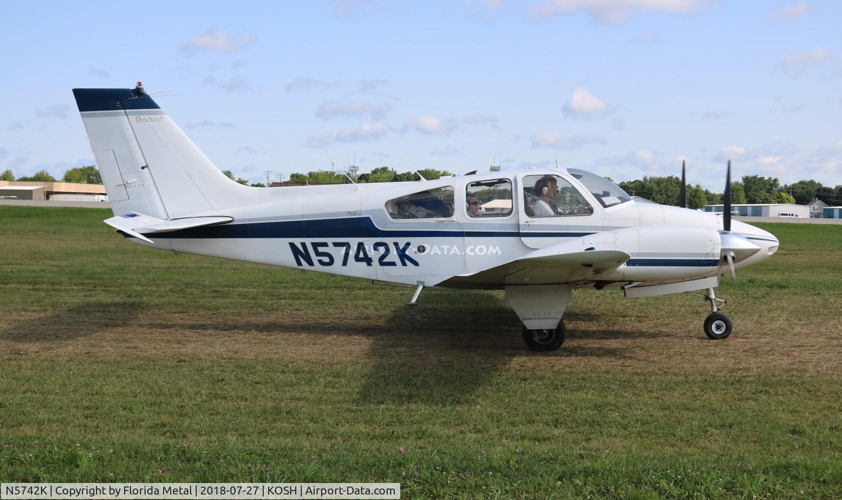 N5742K, 1964 Beech 95-B55 Baron C/N TC-729, Beech 55