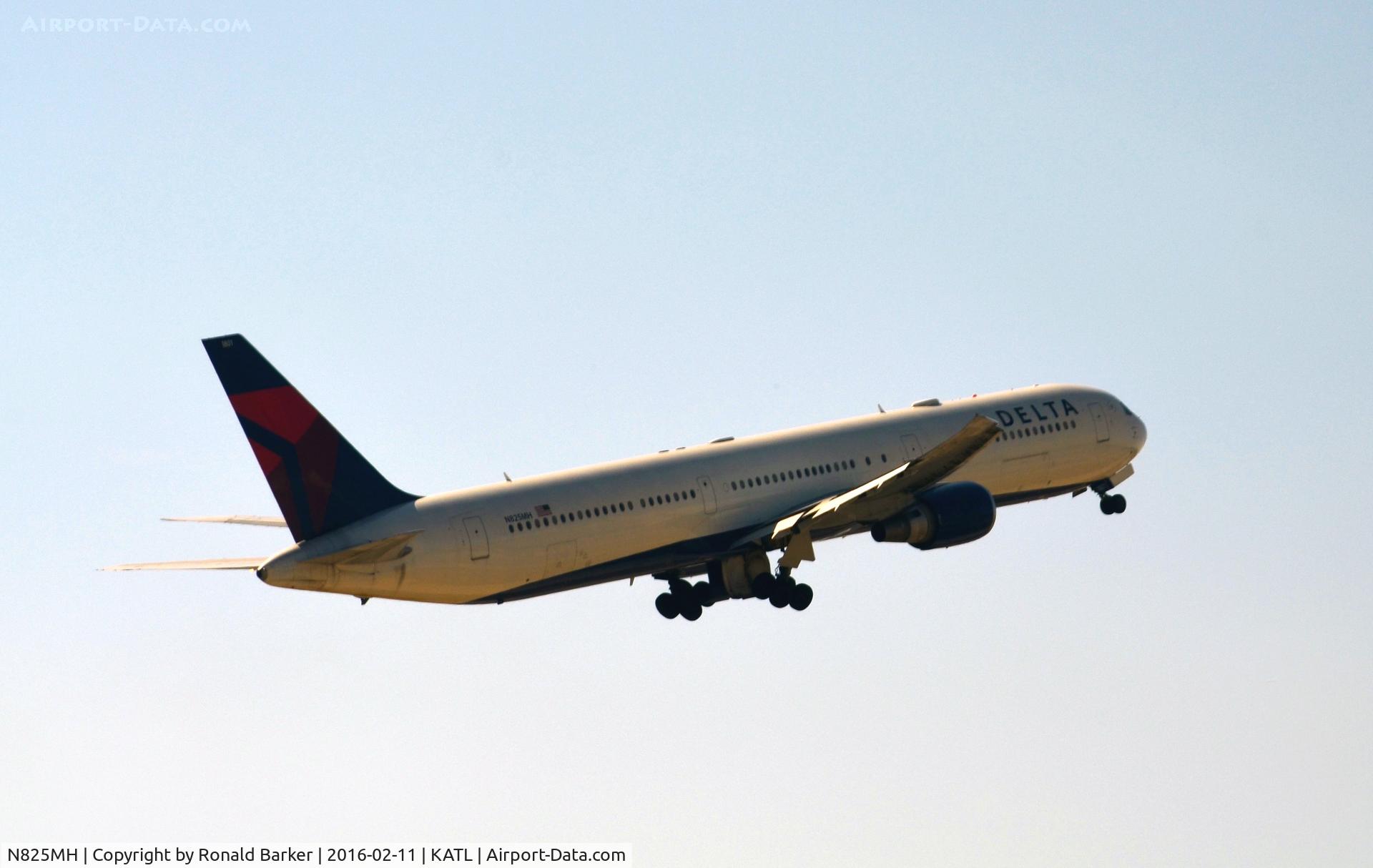 N825MH, 1999 Boeing 767-432/ER C/N 29703, Takeoff Atlanta