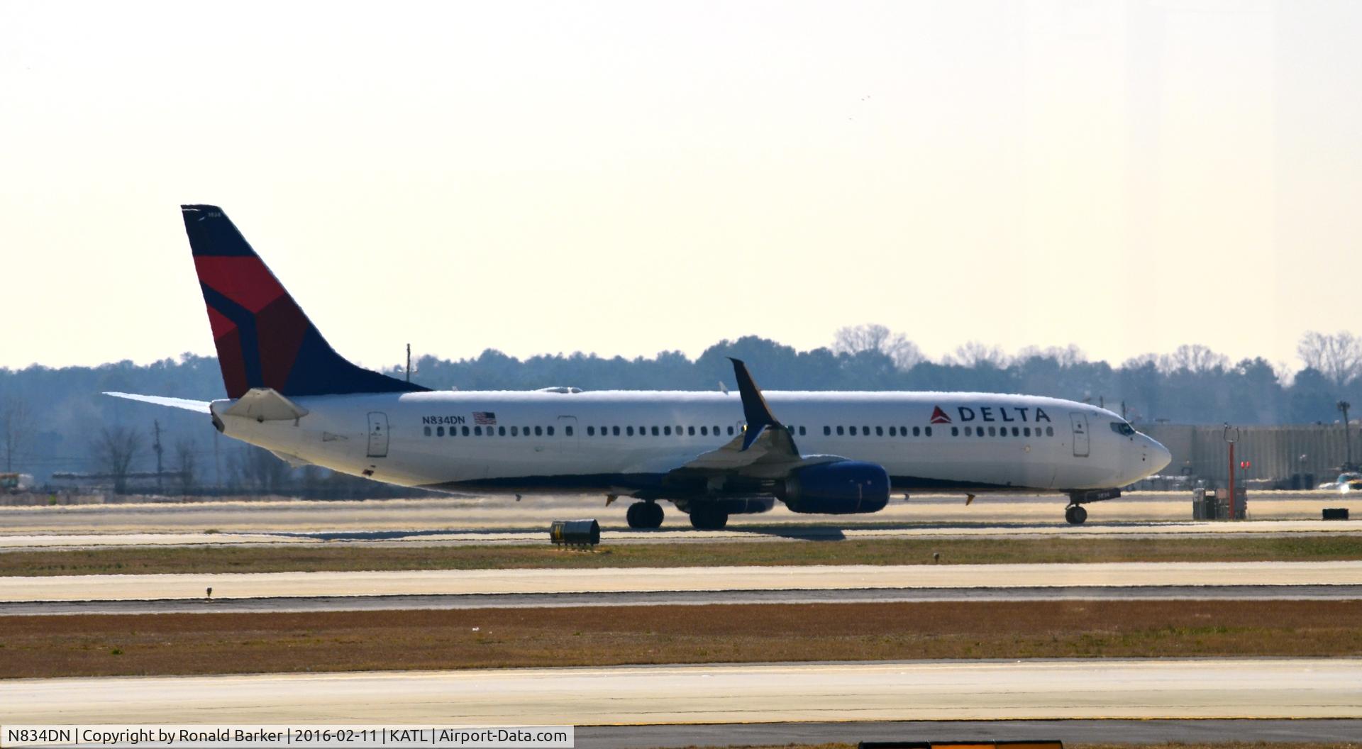 N834DN, 2015 Boeing 737-932/ER C/N 31946, Taxi Atlanta