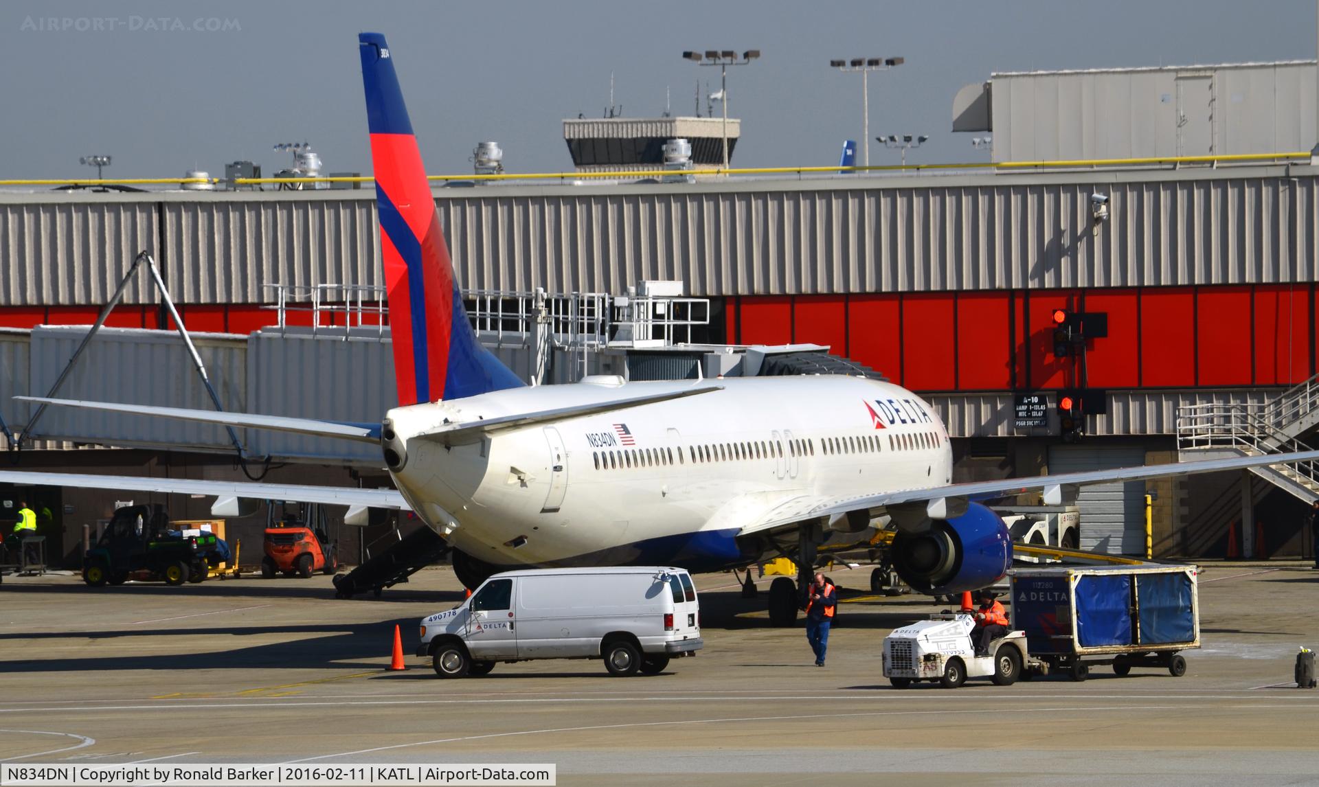 N834DN, 2015 Boeing 737-932/ER C/N 31946, Gate Atlanta