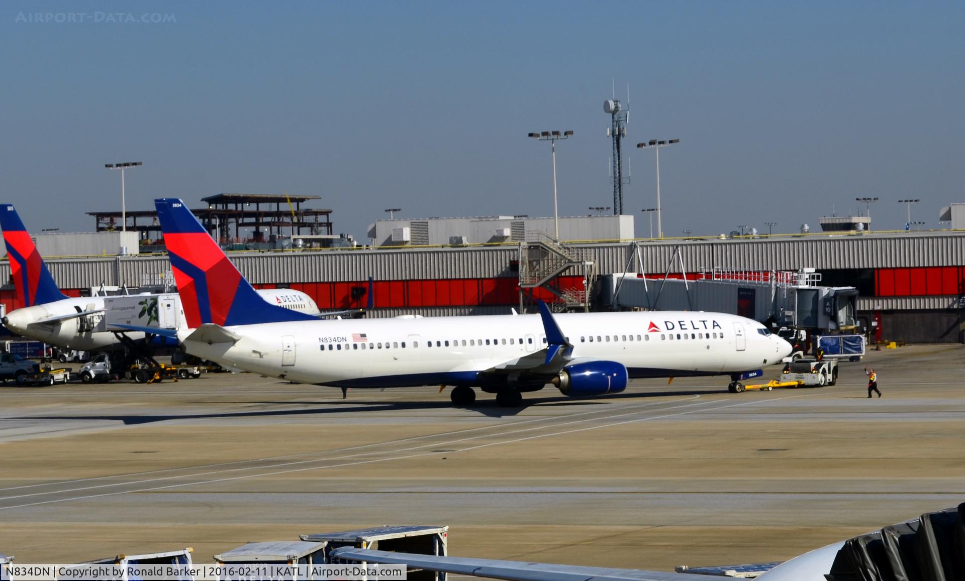 N834DN, 2015 Boeing 737-932/ER C/N 31946, Pushback Atlanta