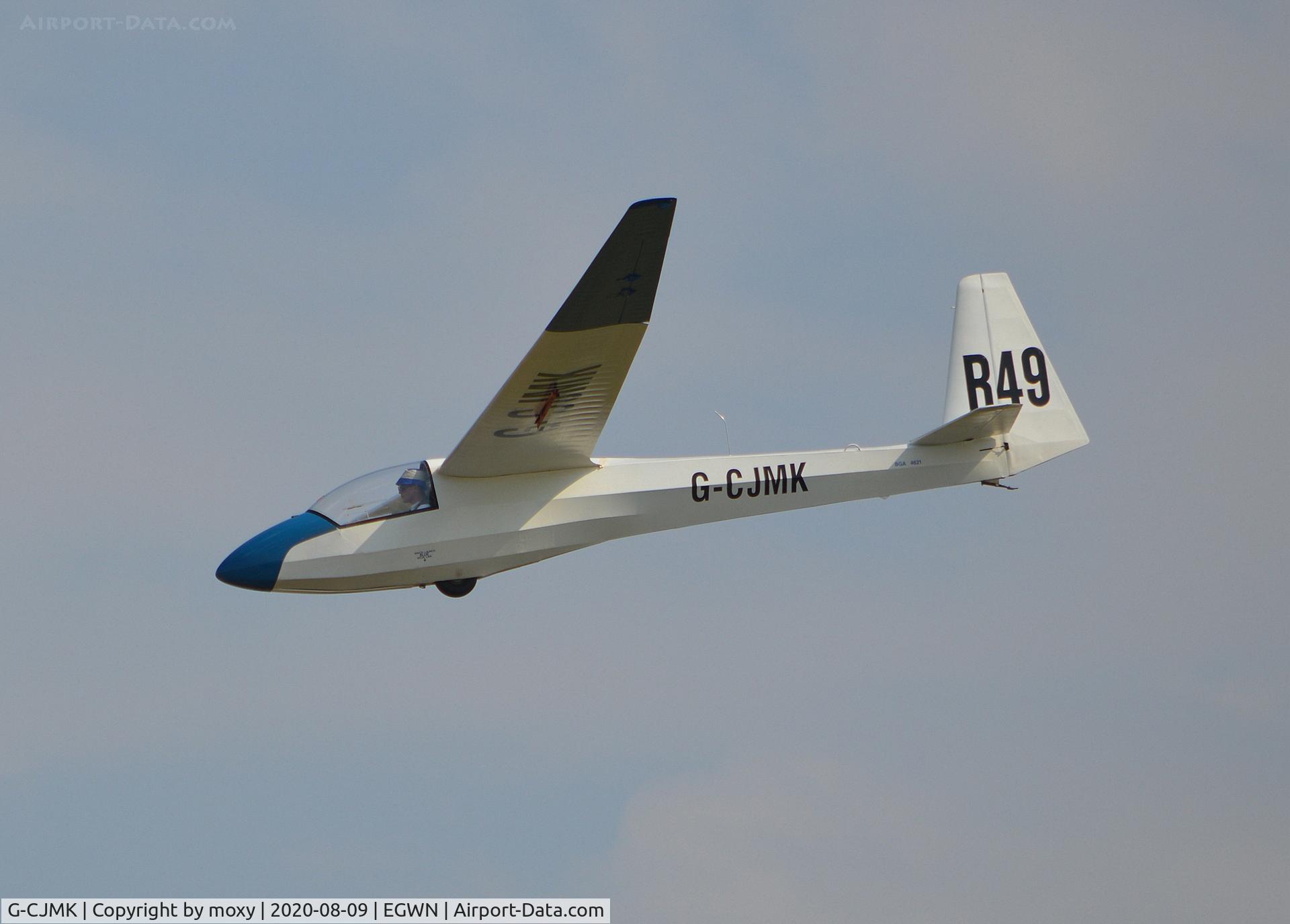 G-CJMK, 1976 Alexander Schleicher ASK 18 C/N 18023, Schleicher ASK 18 landing at RAF Halton.
