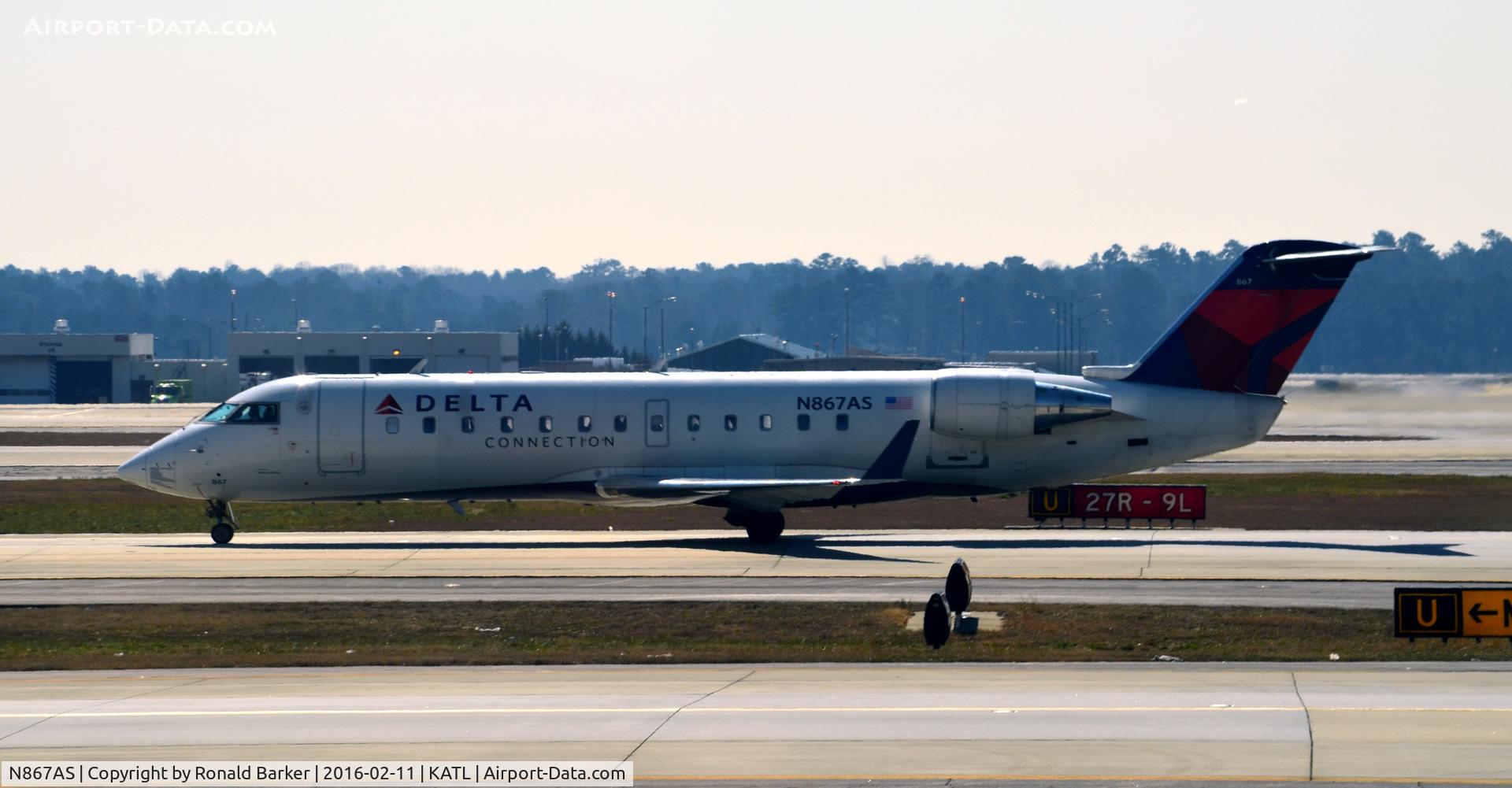 N867AS, 2000 Bombardier CRJ-200ER (CL-600-2B19) C/N 7463, Taxi Atlanta