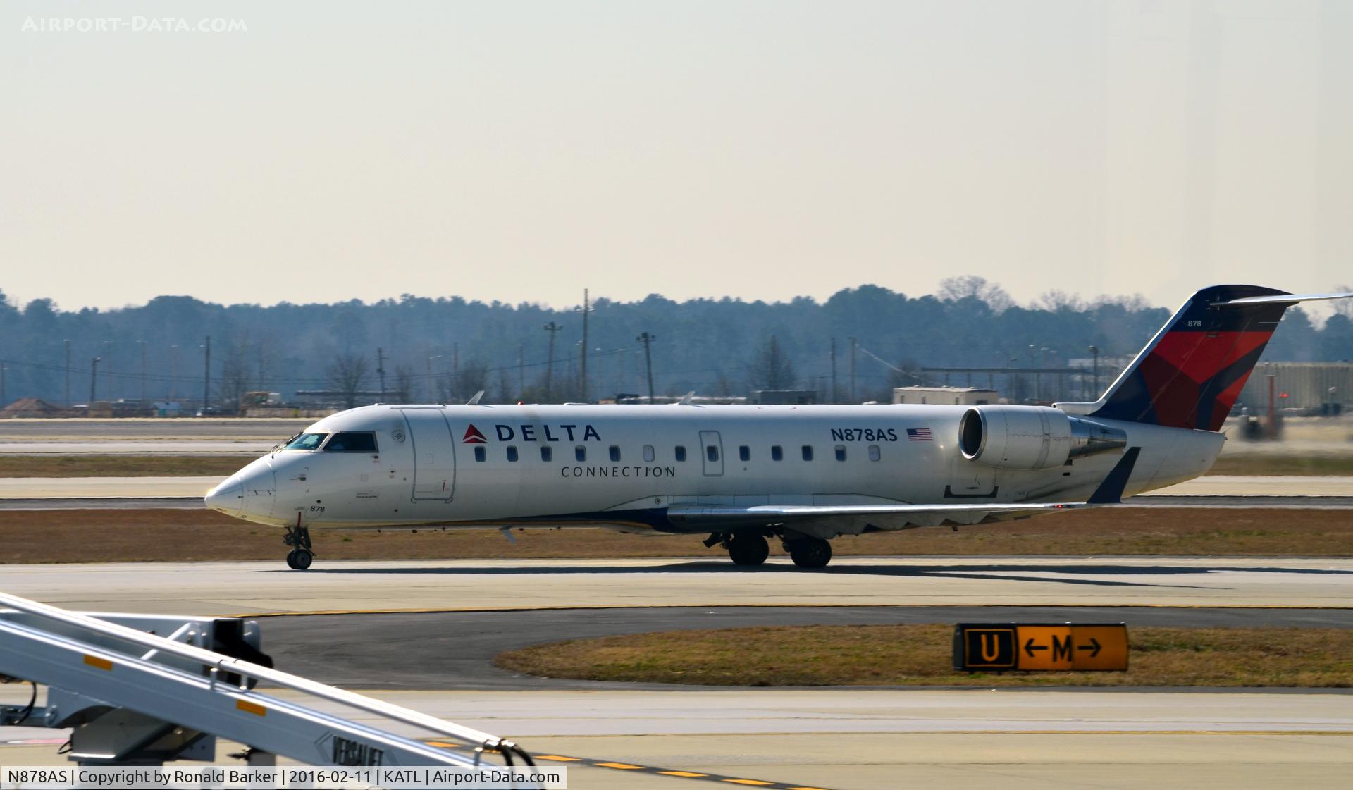 N878AS, 2002 Bombardier CRJ-200ER (CL-600-2B19) C/N 7590, Taxi Atlanta
