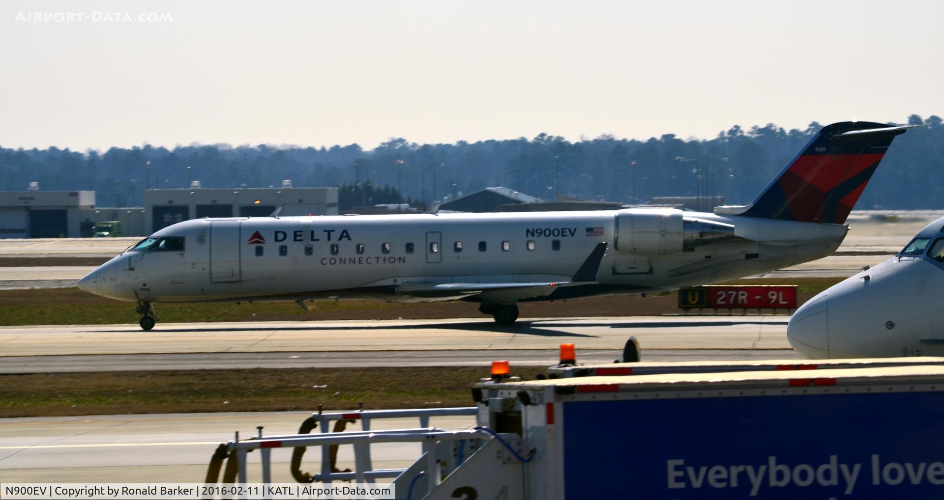 N900EV, 2002 Bombardier CRJ-200ER (CL-600-2B19) C/N 7608, Taxi Atlanta