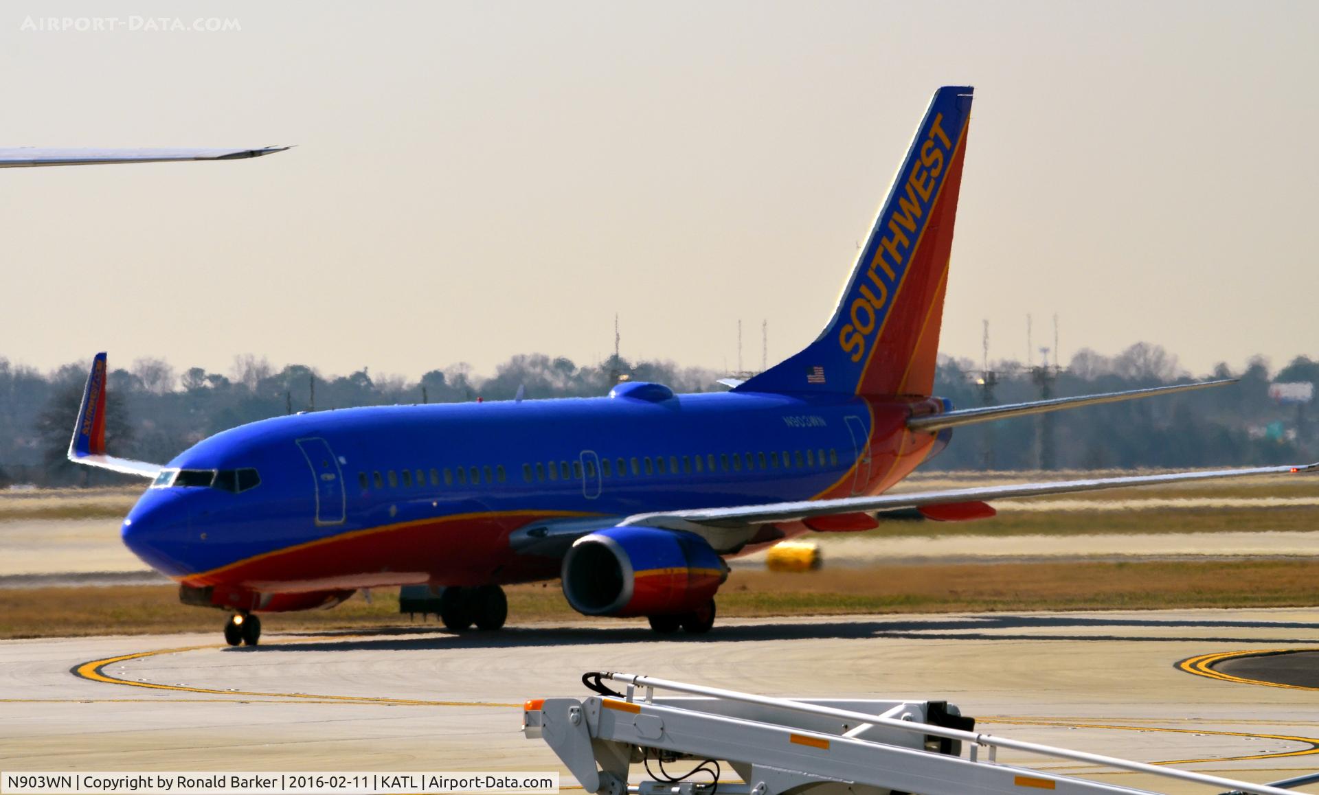 N903WN, 2007 Boeing 737-7H4 C/N 32457, Taxi Atlanta