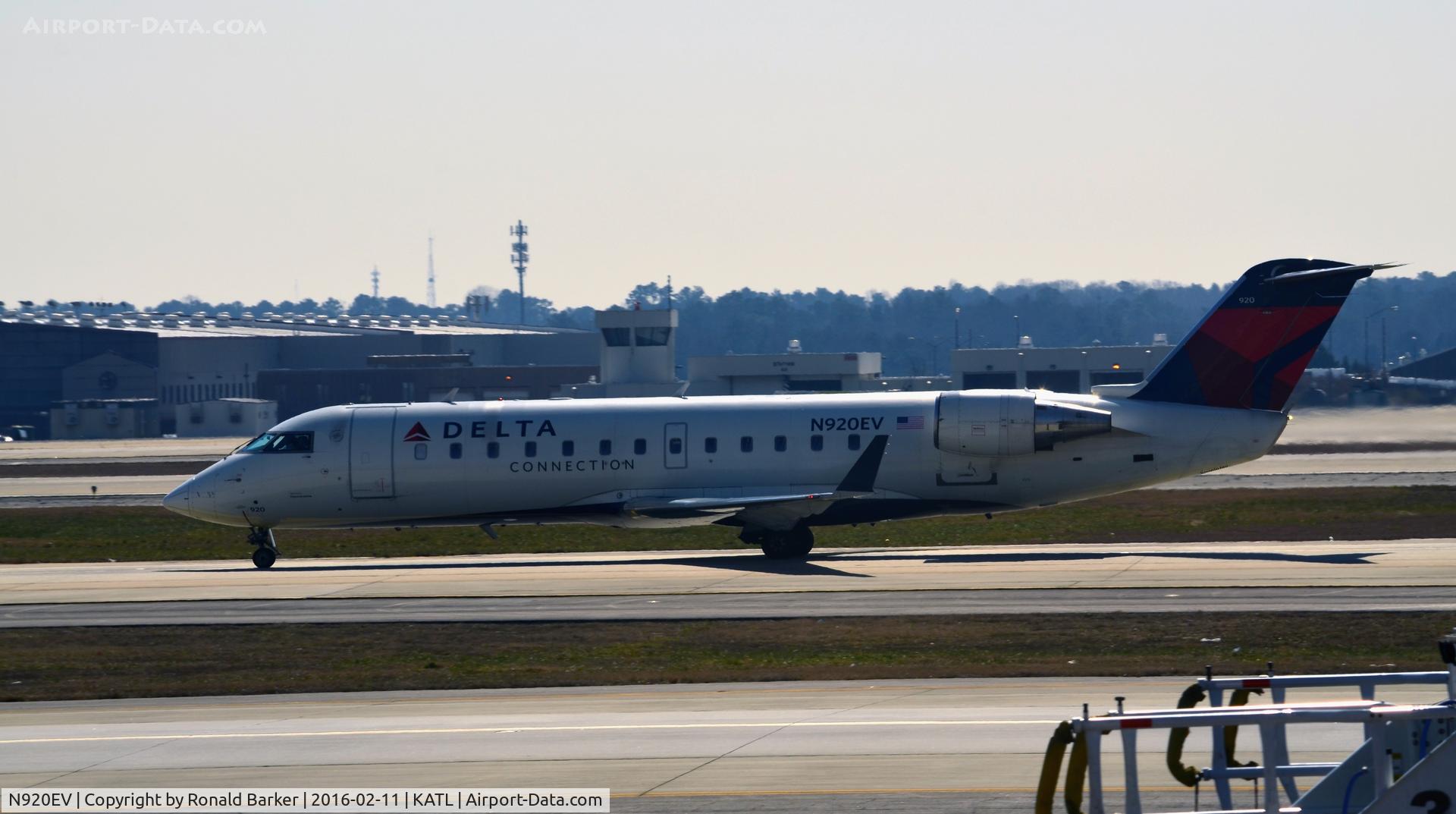 N920EV, 2003 Bombardier CRJ-200ER (CL-600-2B19) C/N 7810, Taxi Atlanta