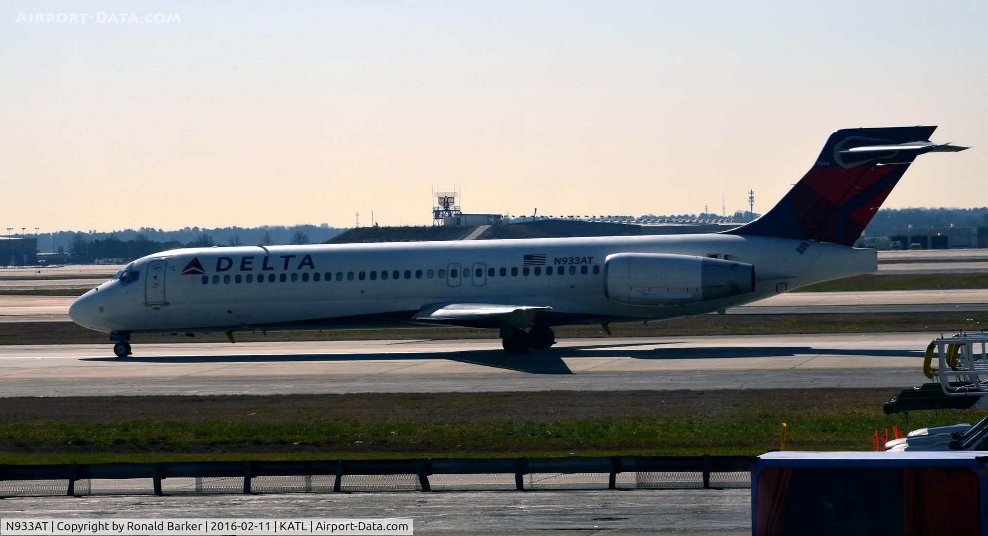 N933AT, 2000 Boeing 717-200 C/N 55071, Taxi Atlanta