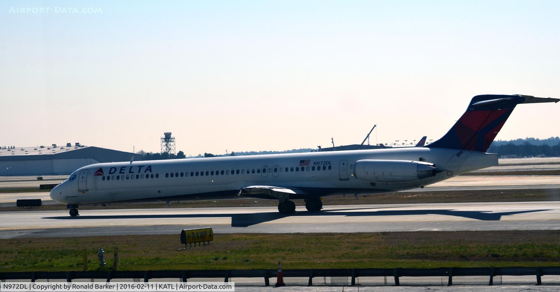 N972DL, 1991 McDonnell Douglas MD-88 C/N 53215, Taxi Atlanta