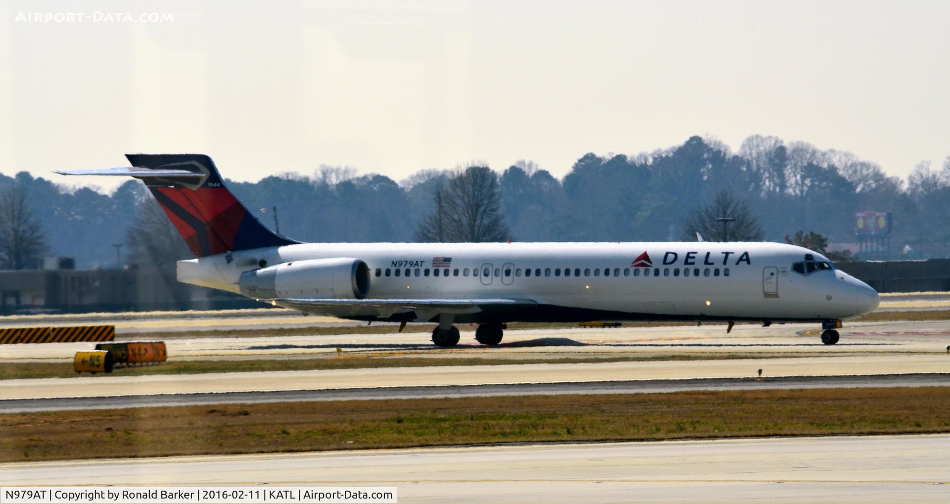 N979AT, 2002 Boeing 717-200 C/N 55038, Taxi Atlanta