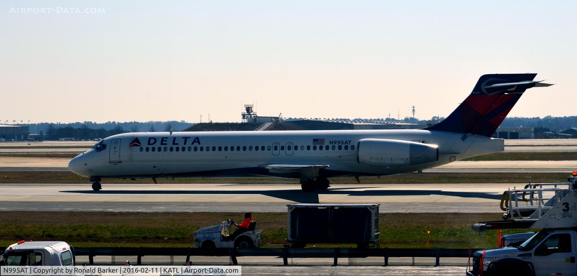 N995AT, 2002 Boeing 717-200 C/N 55139, Taxi Atlanta