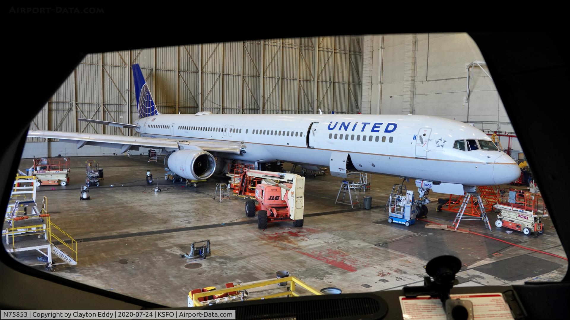 N75853, 2002 Boeing 757-324 C/N 32812, SFO 2020.