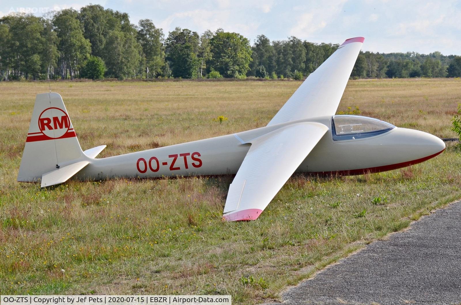 OO-ZTS, 1968 Schleicher Ka-6E Rhonsegler C/N 4197, At Zoersel.