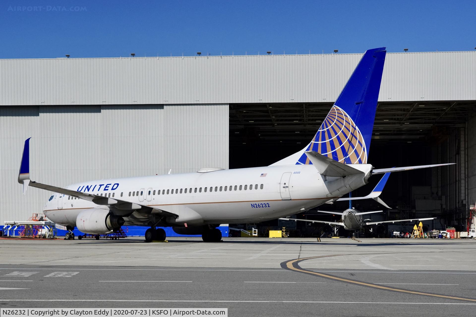 N26232, 1999 Boeing 737-824 C/N 28942, SFO 2020.