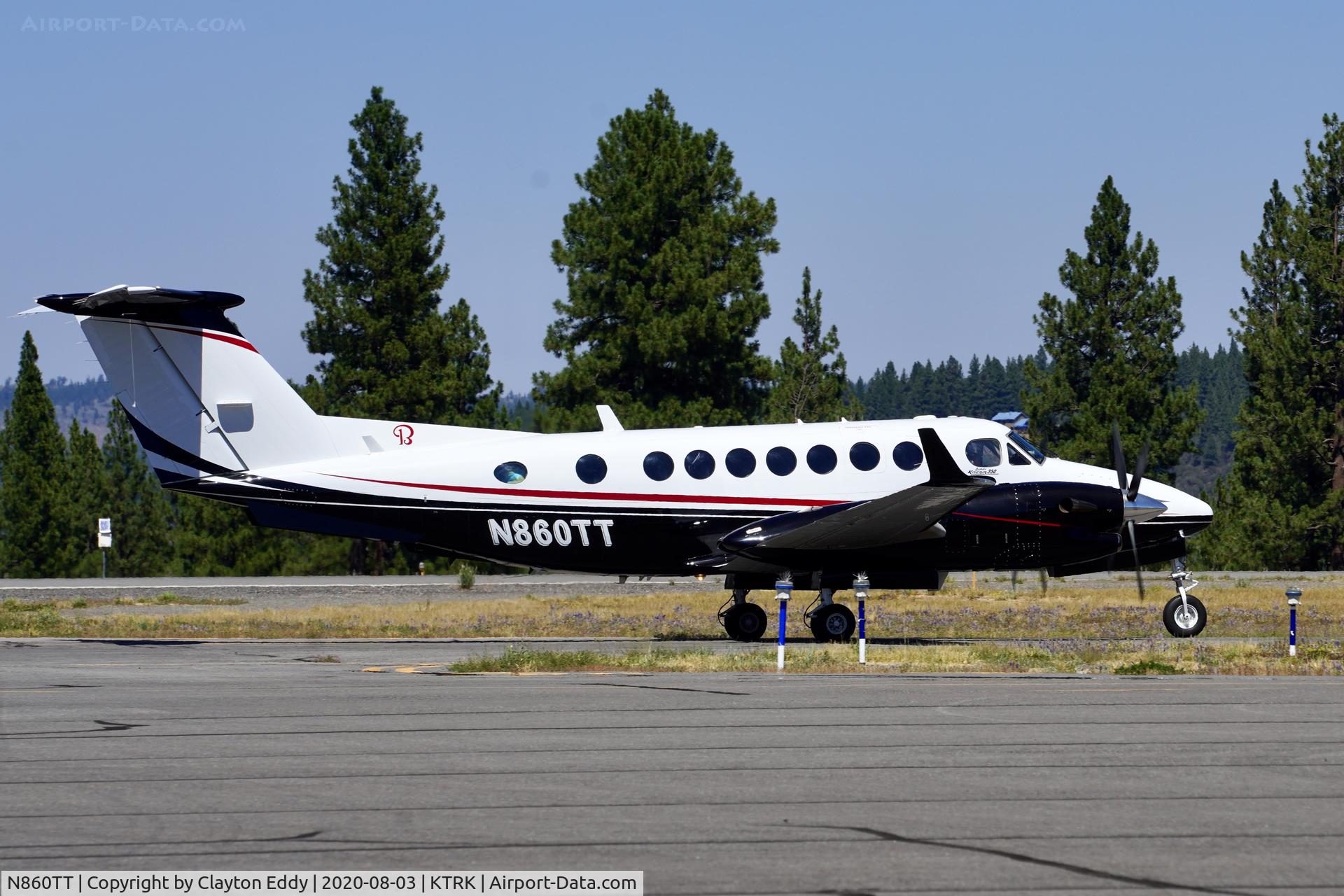 N860TT, 1992 Beech B300 Super King Air C/N FL-86, Truckee airport California 2020.