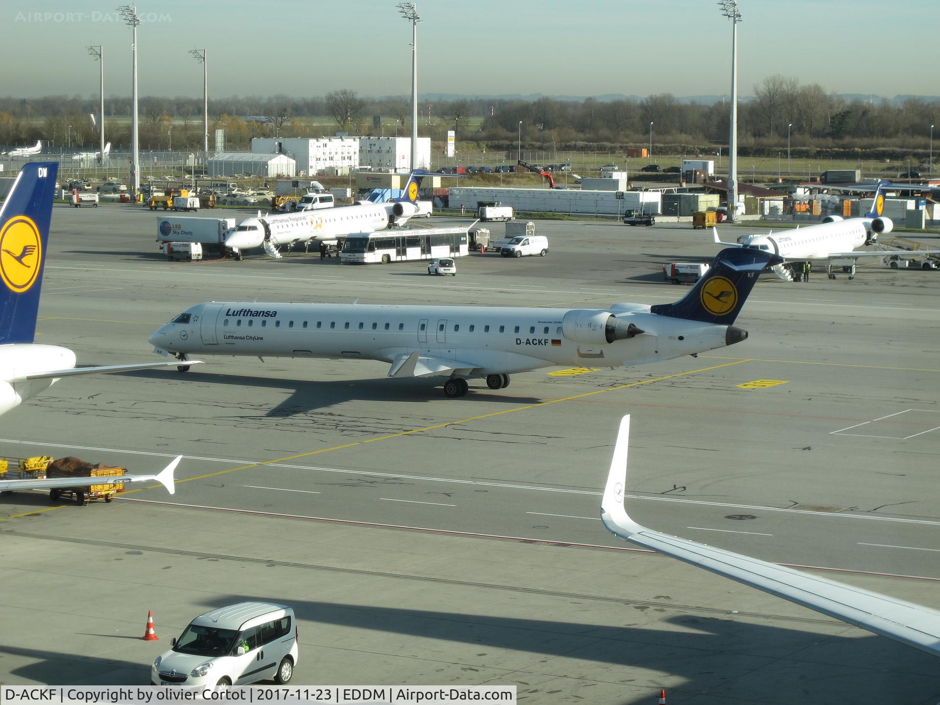 D-ACKF, 2006 Bombardier CRJ-900LR (CL-600-2D24) C/N 15083, nov 2017
