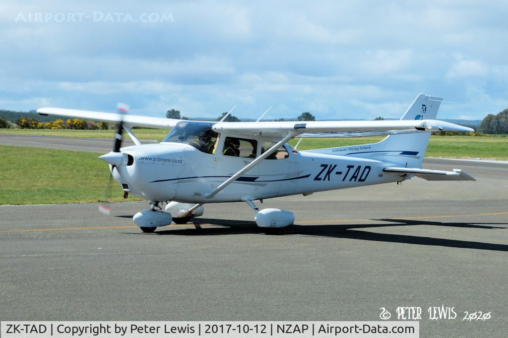 ZK-TAD, 2007 Cessna 172R C/N 17281456, Ardmore Flying School Ltd., Auckland