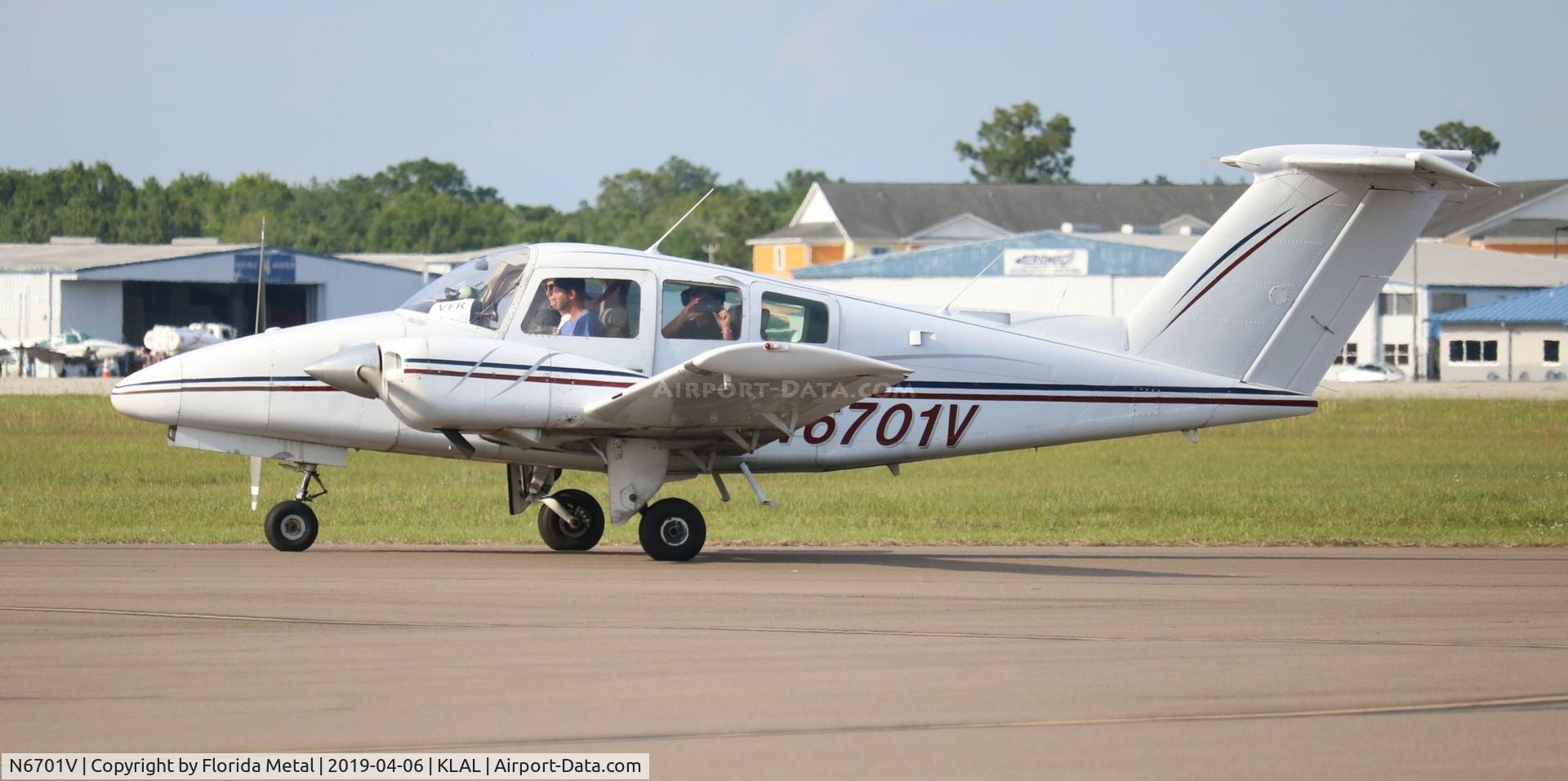 N6701V, 1979 Beech 76 Duchess C/N ME-297, Duchess