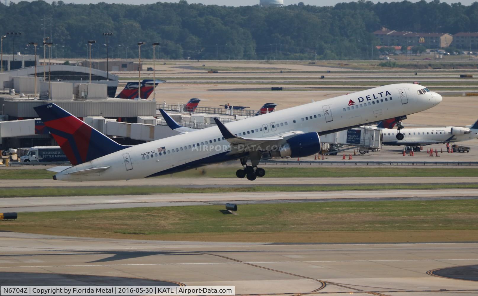 N6704Z, 2000 Boeing 757-232 C/N 30396, DAL 757-200