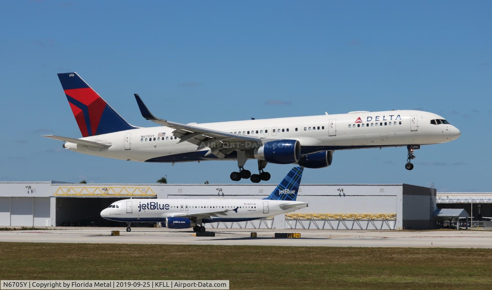N6705Y, 2000 Boeing 757-232 C/N 30397, DAL 757-200