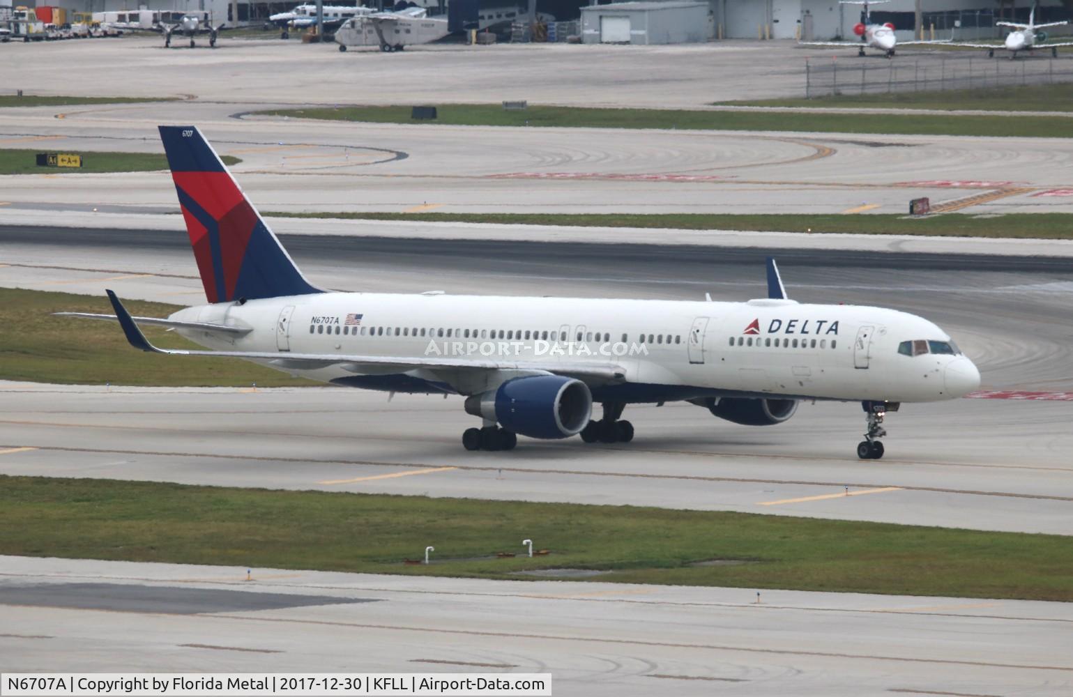 N6707A, 2000 Boeing 757-232 C/N 30395, DAL 757-200